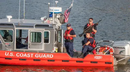 Не сумевшая захватить венесуэльский танкер Береговая охрана США запросила помощь