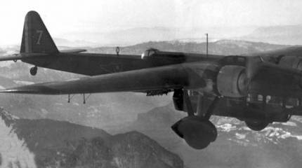 Боевые самолеты. Летающий сыр был бы уместнее