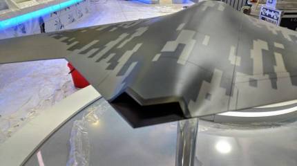 В сети появились снимки макета БПЛА "Охотник" с плоским соплом