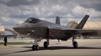 США планируют связать F-22 и F-35 программным обеспечением