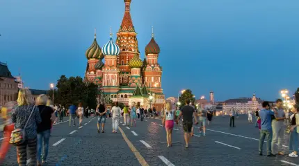 Люди «застряли» между двумя мирами: о положении среднего класса в современной России