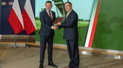 Глава Минобороны Польши подписал с американскими компаниями соглашения развития программы ПВО