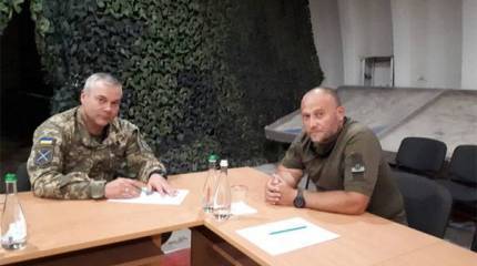 Ярош заставил оправдываться генерала Наева. "Правосеков" легализуют на Донбассе