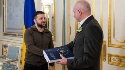 Зеленский передал заявку на вступление Украины в Евросоюз