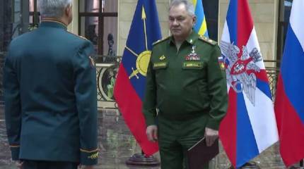 Министр обороны Шойгу вручил новые погоны повышенным в званиях генералам и старшим офицерам