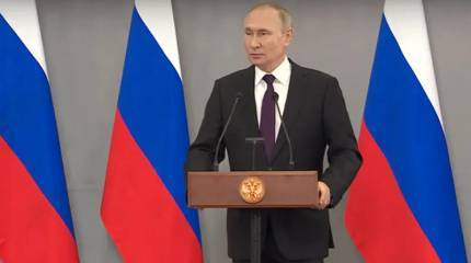 Президент РФ подписал закон о выплате маткапитала только тем семьям, в которых ребёнок - гражданин РФ по рождению