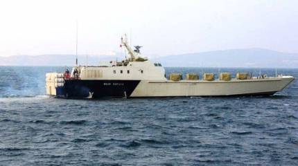 На новом десантном катере ТОФ поднят Андреевский флаг