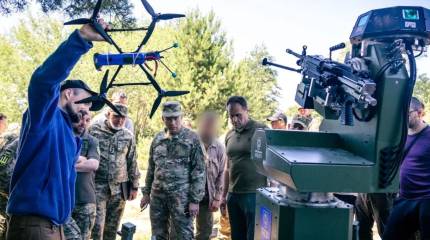 Сырский: ВС РФ наращивают применение FPV-дронов на линии боевого соприкосновения