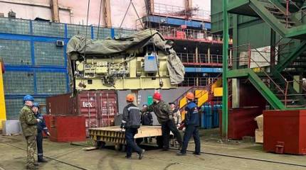Первый МРК «Каракурт» проекта 22800, строящийся на Амурском ССЗ для ТОФ, получил главный двигатель