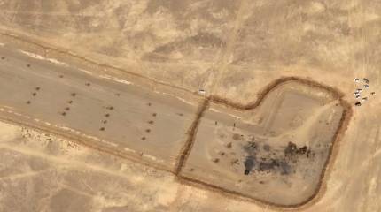 Появились снимки аэродрома под Исфаханом: Иран засыпал ВПП кучами грунта