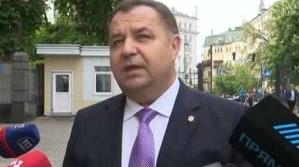 Полторак пообещал премировать отправляющихся на Донбасс военных ВСУ