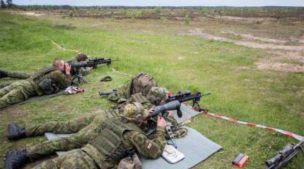 Учения прибалтийских снайперов. Маскировка - лишнее...