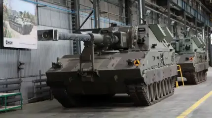 ناقش توسك خططاً لإنتاج الأسلحة والذخائر بشكل مشترك في كييف.