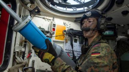 «Впечатляющее место для работы»: заряжающая немецкого «Леопарда» рассказала о службе на танке