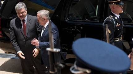 Министр обороны США начинает визит на Украину