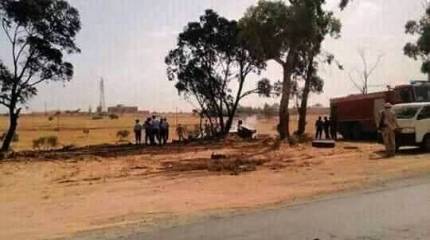 Появились кадры с места падения сбитого в Ливии самолёта