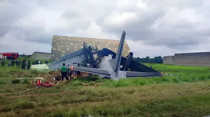 Показаны кадры с места крушения военно-транспортного самолёта Ан-32 ВВС Индии