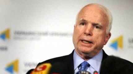 Маккейн: Украине надо помочь, а на Россию надо наложить сокрушительные санкции