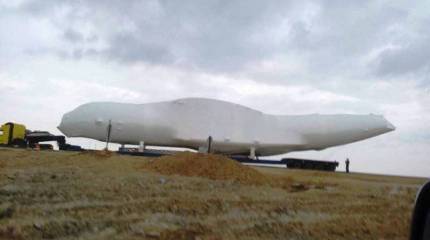 Два Ил-76 перевозят автопоездом в Таганрог, чтобы переделать их в А-50ЭИ