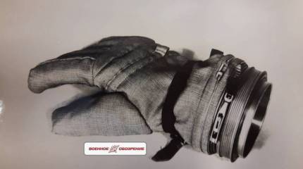 Реализация возможности пребывания Гагарина в условиях вакуума без перчаток