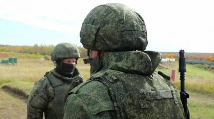 Госдума проголосовала за поправки о повышении предельного возраста пребывания в запасе граждан с воинскими званиями