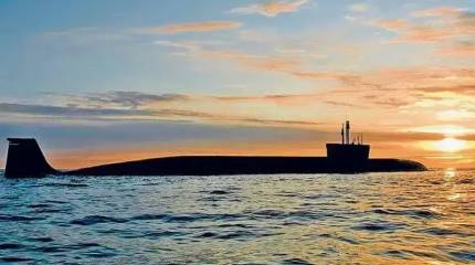 Российский флот пополнился очередным атомным подводным ракетоносцем: Андреевский флаг поднят на АПРКСН «Князь Пожарский» проекта 955А