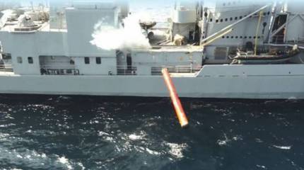 «Попала точно в яблочко»: ВМС Индии показали стрельбы тяжелой торпедой Varunastra