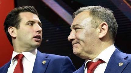 «Дети олигархов готовятся взять власть в России»