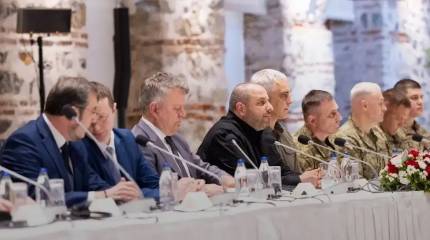 Зеленский поручил сформировать постоянную группу для переговоров с Россией