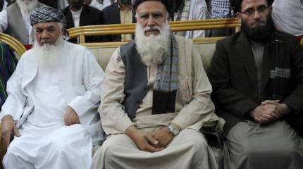 Геополитическая мозаика: соратник бин Ладена зарегистрирован кандидатом на пост президента Афганистана, а американским госслужащим наливают в барах кризисную рюмку бесплатно