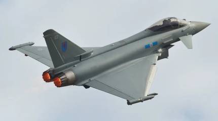 Лондон отказывается от идеи отправить войска на Украину, но собирается прикрывать западные области истребителями F-35 и Typhoon