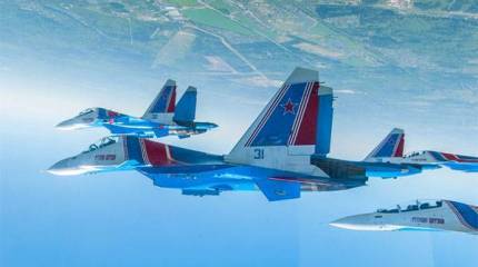 Новая фигура высшего пилотажа показана "Русскими Витязями"