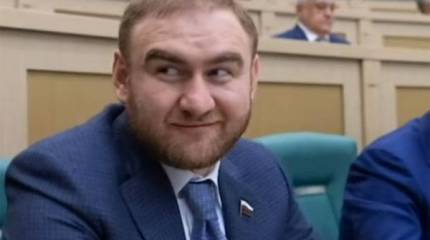 Если неприкасаемых нет, то почему годами преступления клана сходили с рук?