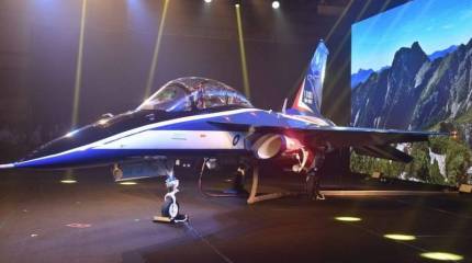 Тайвань показал первый прототип учебно-боевого самолёта ХТ-5