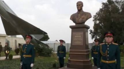 На авиабазе Хмеймим открыли памятник Герою России Роману Филипову