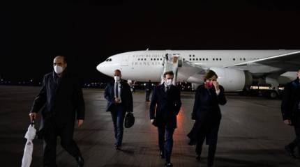 Макрон по телефону передал президенту РФ просьбу Зеленского о скорейшем прекращении боевых действий