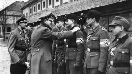 Как правильно плюнуть в память о Великой Отечественной