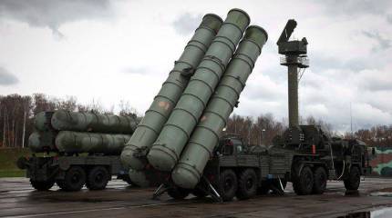 Базу "Хмеймим" прикроют российские ЗРК. Сергей Шойгу говорит об С-400, Владимир Путин - об С-300