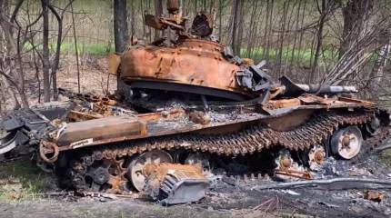 Появились кадры уничтожения артиллерийским ударом скрытой позиции бронетехники ВСУ