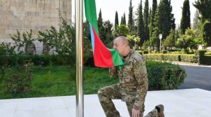 Ильхам Алиев поднял флаг Азербайджана над бывшей столицей Нагорного Карабаха Степанакертом