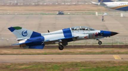 Китайский «Горный орёл» стал морским: учебный самолёт JL-9 Mountain Eagle адаптирован для авианосцев