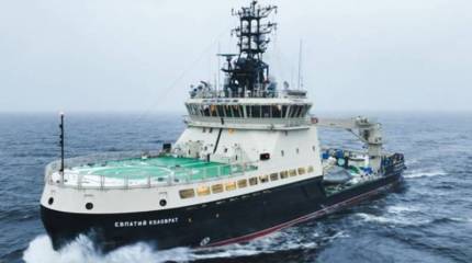 Ледокол «Евпатий Коловрат» завершил межфлотский переход, отшвартовавшись в Петропавловске-Камчатском