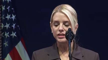 Чистки в администрации США: Трамп уволил генпрокурора Пэм Бонди