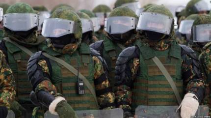 Росгвардия на охране школ: как вам идея?