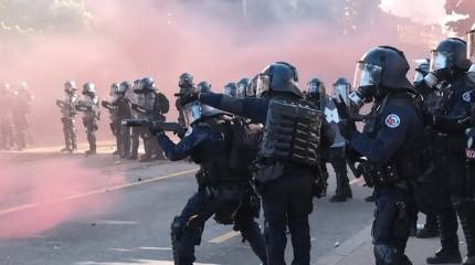 В Женеве на акции против саммита G7 прошли столкновения протестующих с властями