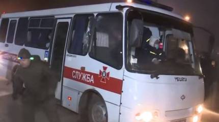 «Настоящие дикари»: Эвакуированные из Китая украинцы высказались о приёме на Родине