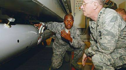 Натовские лётчики приступили к отработке вопросов применения ЯО