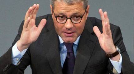 Однопартиец Меркель грозит РФ новыми санкциями