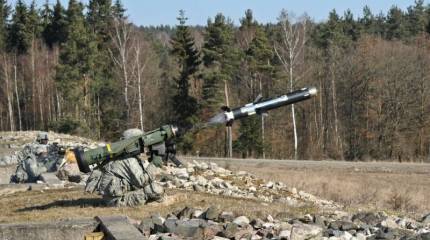 Эстония планирует поставить артиллерию и ПТРК Javelin Украине