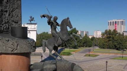 «Особист пришёл жечь крестьянские избы по приказу Сталина»: Сёмин о современных программах по истории ВОВ для школьников